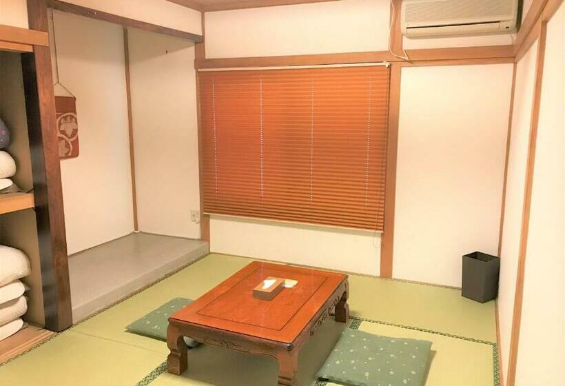 Номер Economy, K S House Fuji View   Travelers Hostel