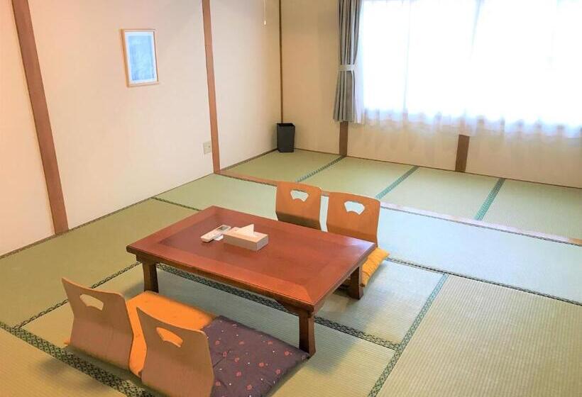 Номер Basic, K S House Fuji View   Travelers Hostel