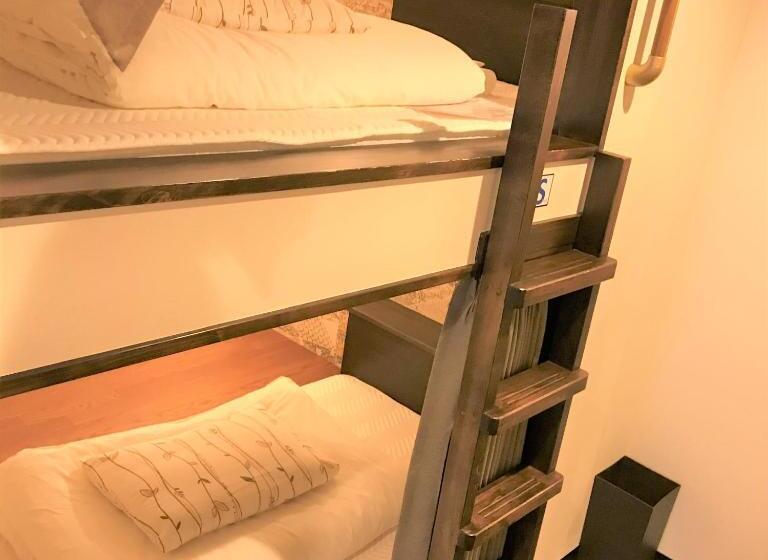 Кровать в Общей Комнате, K S House Fuji View   Travelers Hostel