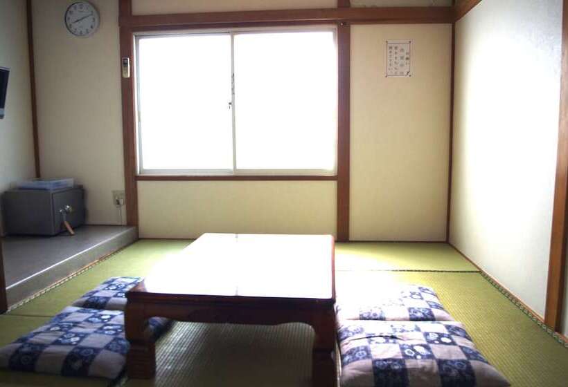 Номер Economy, K S House Fuji View   Travelers Hostel
