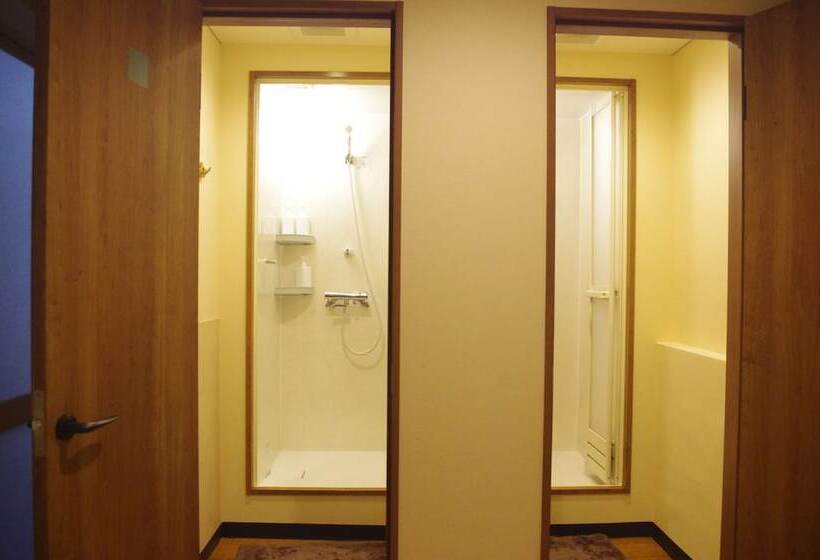 Кровать в Общей Комнате, K S House Fuji View   Travelers Hostel