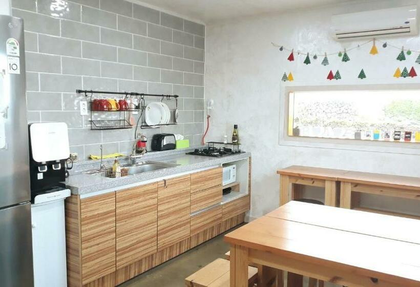 Четырехместный Номер Стандарт, Baebae Guesthouse