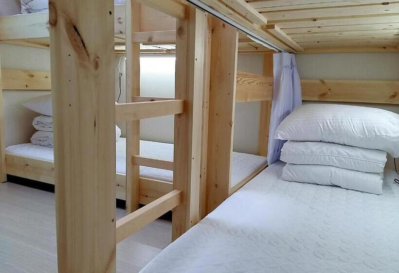 Четырехместный Номер Стандарт, Baebae Guesthouse