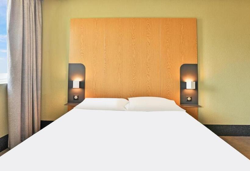 Номер Стандарт, B&b Hotel La Roche Sur Yon