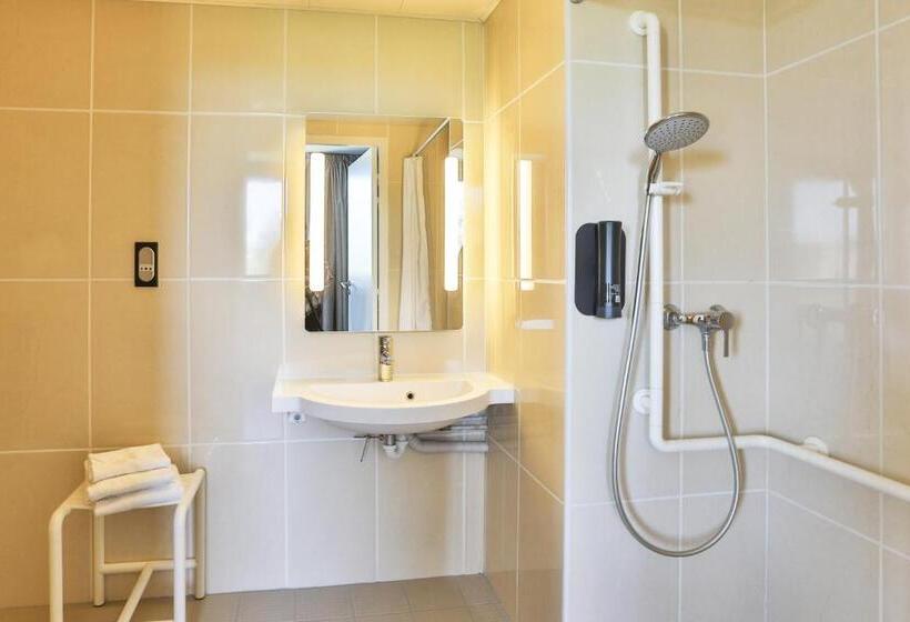 Номер Стандарт Адаптированный для Инвалидов, B&b Hotel La Roche Sur Yon