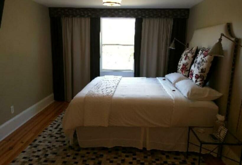 스위트, Sparrow Grove Manor
