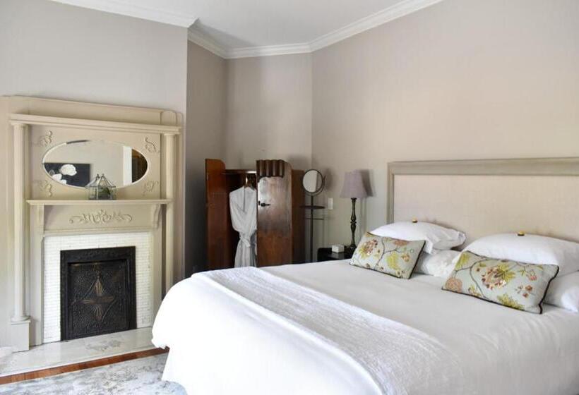 수피리어 스위트, Sparrow Grove Manor