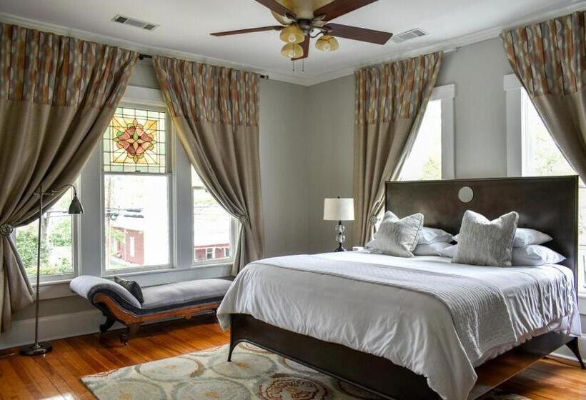 디럭스 스위트, Sparrow Grove Manor