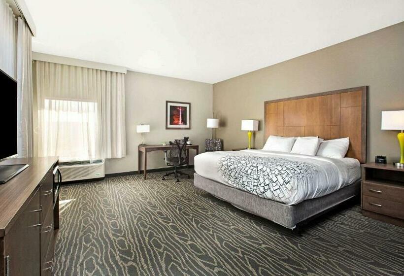 适合残疾人士使用的带超级大床的标准间, La Quinta By Wyndham Page At Lake Powell