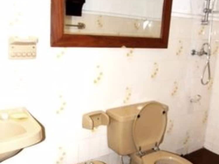 Standard Triple Room, Tree Breeze Inn
