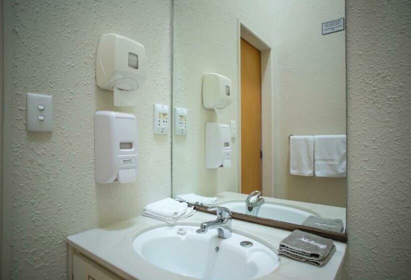 패밀리 룸, Bennetts Thermal Motor Inn