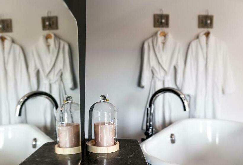 سوئیت با تخت بزرگ, B&b La Maison De Julia