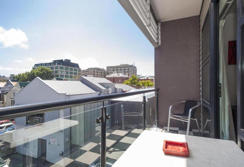 스탠다드 스튜디오, 315 Euro Motel And Serviced Apartments