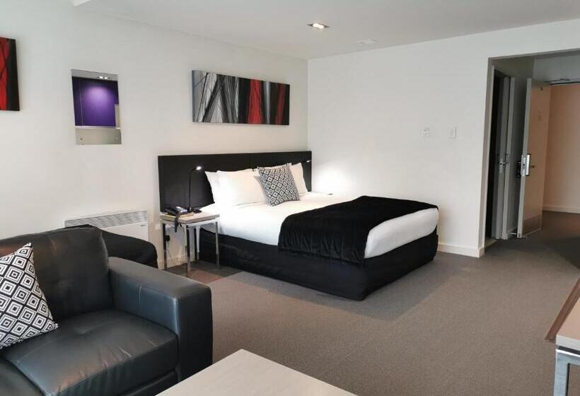 스탠다드 스튜디오, 315 Euro Motel And Serviced Apartments