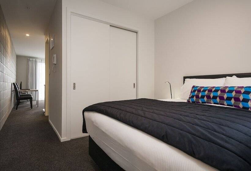 스탠다드 스튜디오, 315 Euro Motel And Serviced Apartments