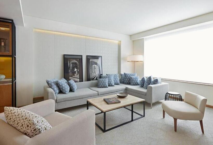 Люкс с Видом, Andaz Delhi, By Hyatt