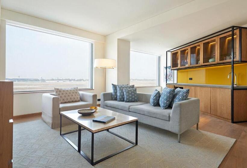 Люкс с Видом, Andaz Delhi, By Hyatt