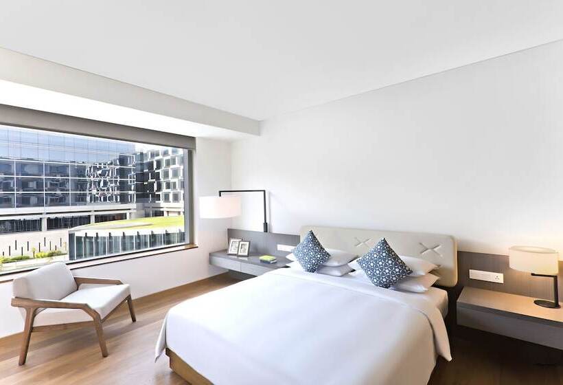 Люкс, Andaz Delhi, By Hyatt