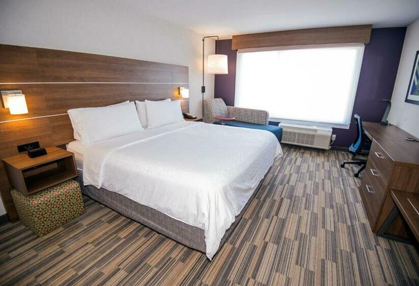 キングサイズベッドのスタンダードルーム, Holiday Inn Express   Red Deer North, An Ihg