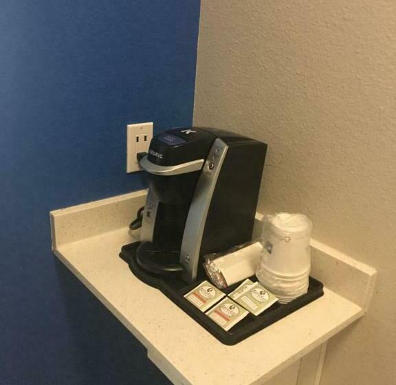 Номер Стандарт, Holiday Inn Express & Suites   Brenham South, An Ihg