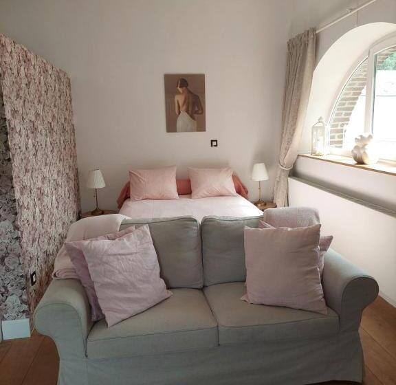 带花园景观的标准工作室, La Chambre Et Le Studio Du Château Du Golf De Bernalmont