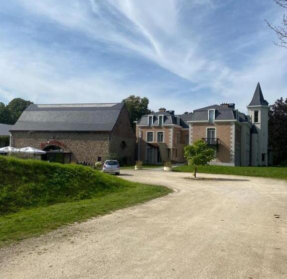 带花园景观的标准工作室, La Chambre Et Le Studio Du Château Du Golf De Bernalmont