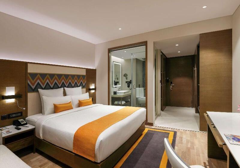带大床的行政房间, Novotel Guwahati Gs Road