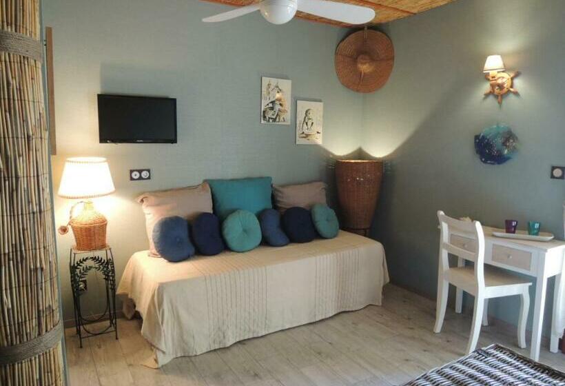 Трехместный Номер Стандарт Вид на Бассейн, Via Bahia   Maison D Hôtes