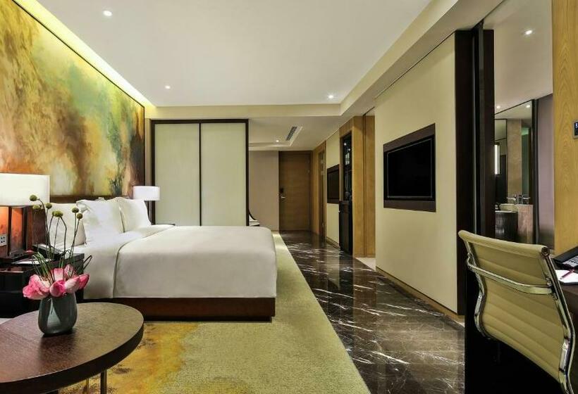 اتاق استاندارد با چشم‌انداز رودخانه, Crowne Plaza Chengdu Wenjiang, An Ihg