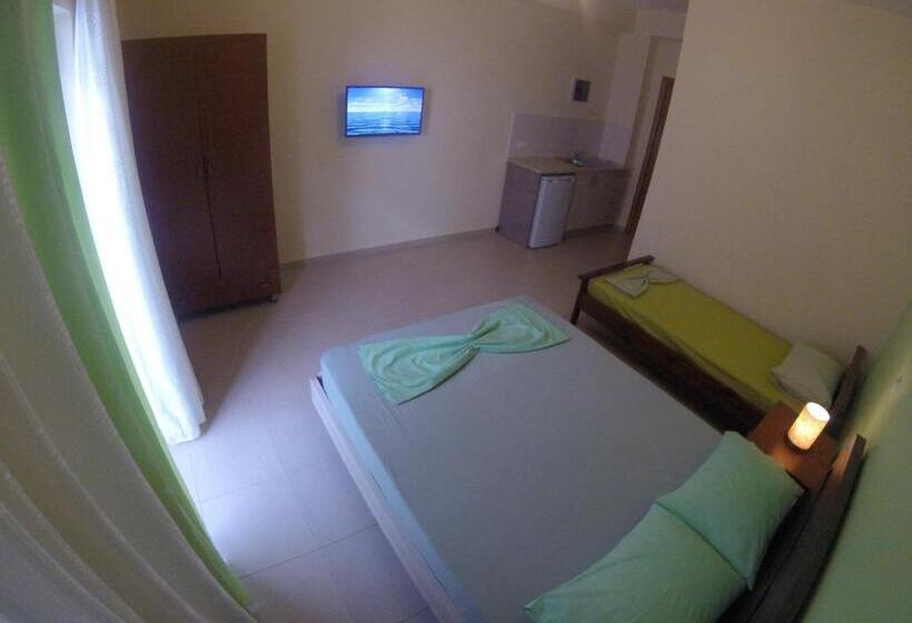 Номер Стандарт Трехместный, Riviera Rooms