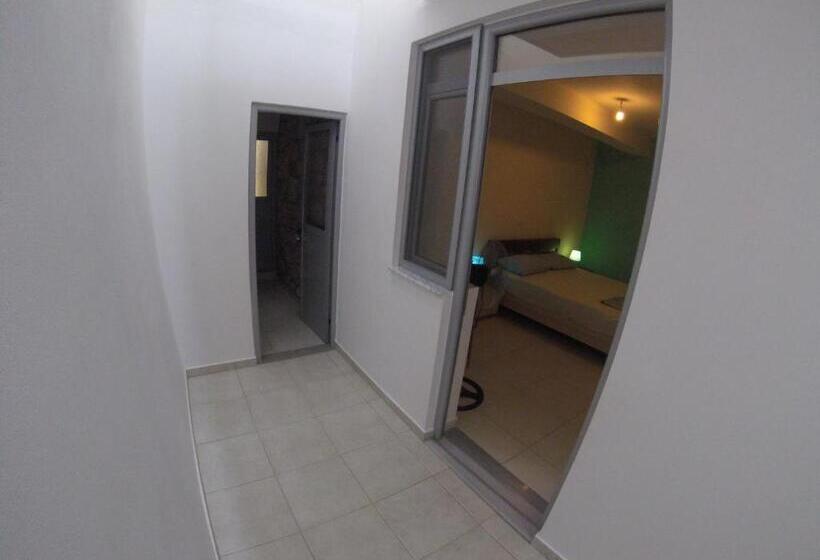 غرفة إقتصادية, Riviera Rooms