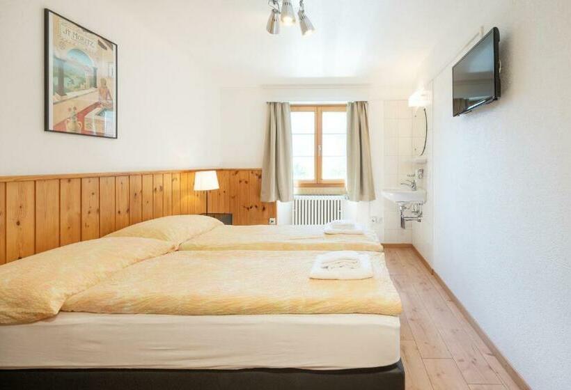 Standaardkamer met Gedeelde Badkamer, Hostel By Randolins