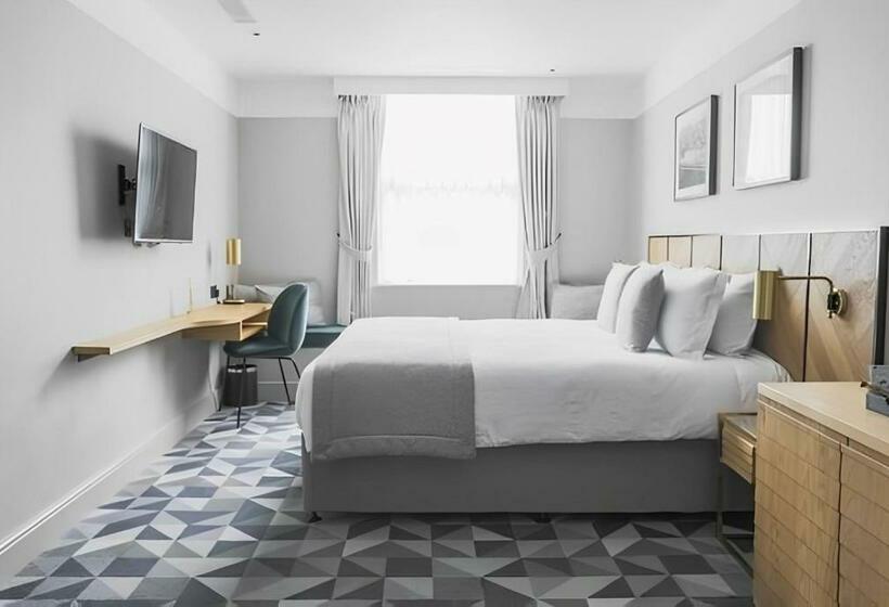 Номер Deluxe, Victory House Leicester Square
