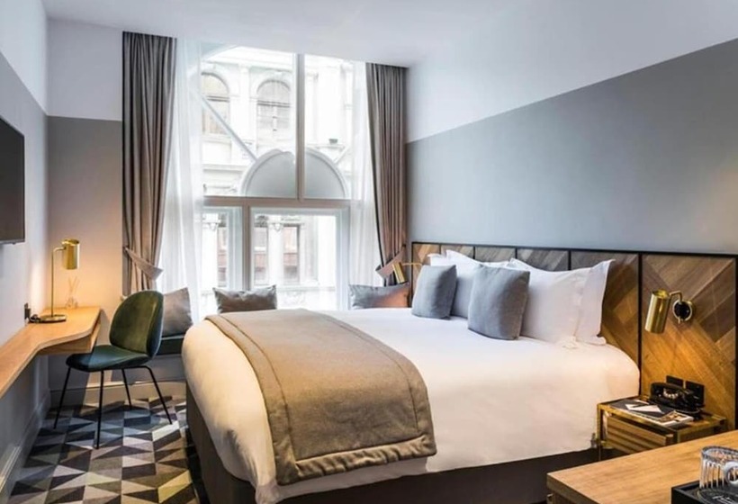 Номер Deluxe, Victory House Leicester Square