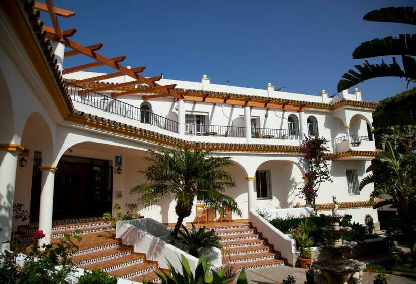 اتاق استاندارد سه نفره, Hostal Los Pinos