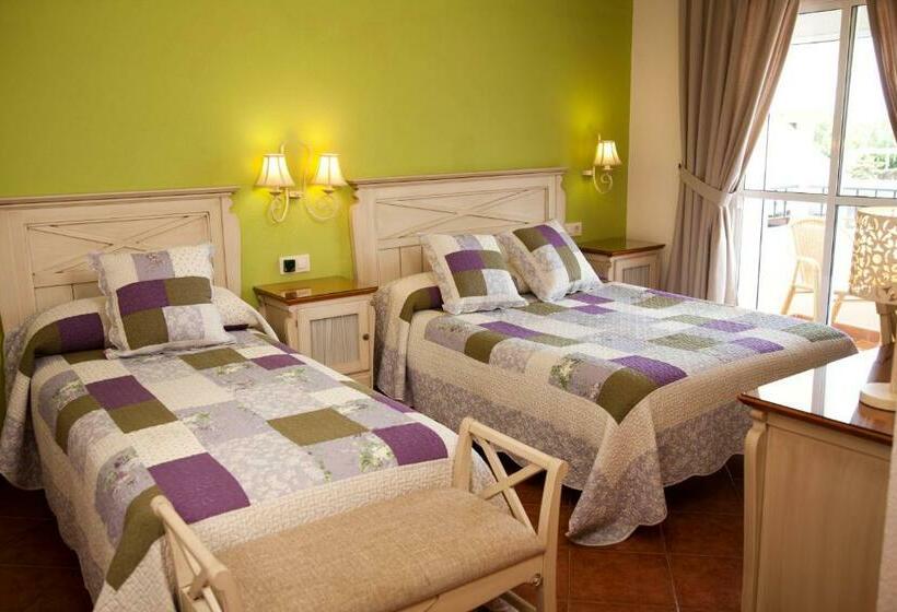 اتاق استاندارد سه نفره, Hostal Los Pinos