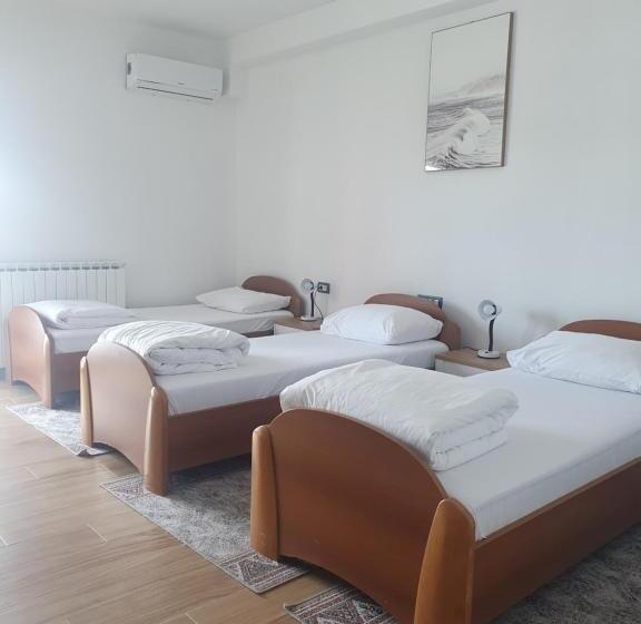 スタンダードトリプルルーム, Europa