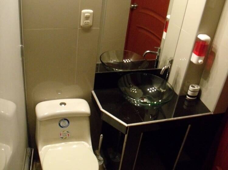 스탠다드 트리플 룸, Hostal Villa Melgar