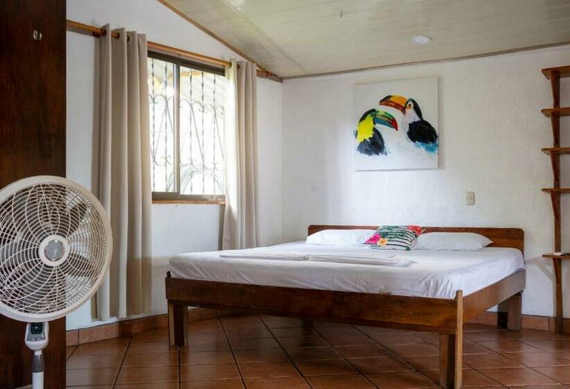Бунгало Стандарт, Cabinas Montesol