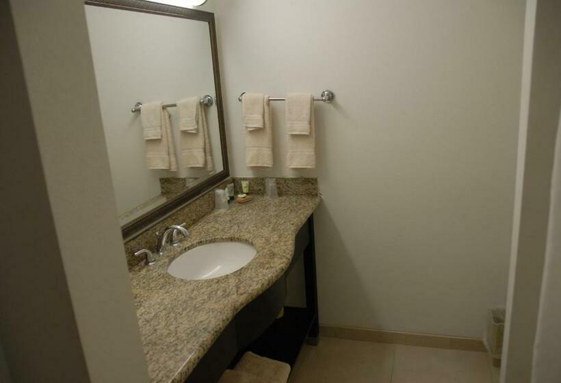 带按摩浴盆的套房, Bodega Coast Inn And Suites