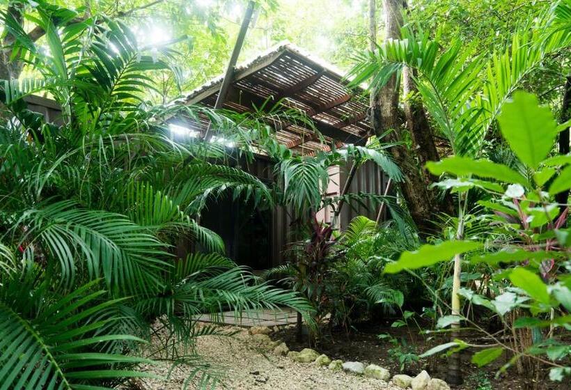 חדר סטנדרט לשלושה עם נוף לגינה, Green Sanctuary
