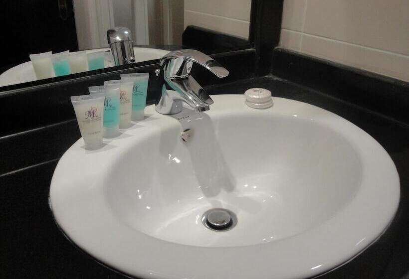 استودیوی استاندارد, Marina Royal Hotel Suites
