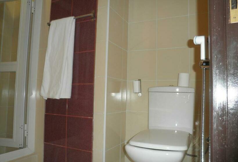 استودیوی لوکس, Marina Royal Hotel Suites