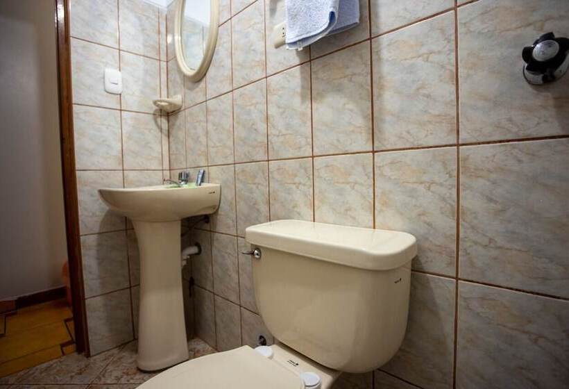 스탠다드 트리플 룸, Hostal La Payacha
