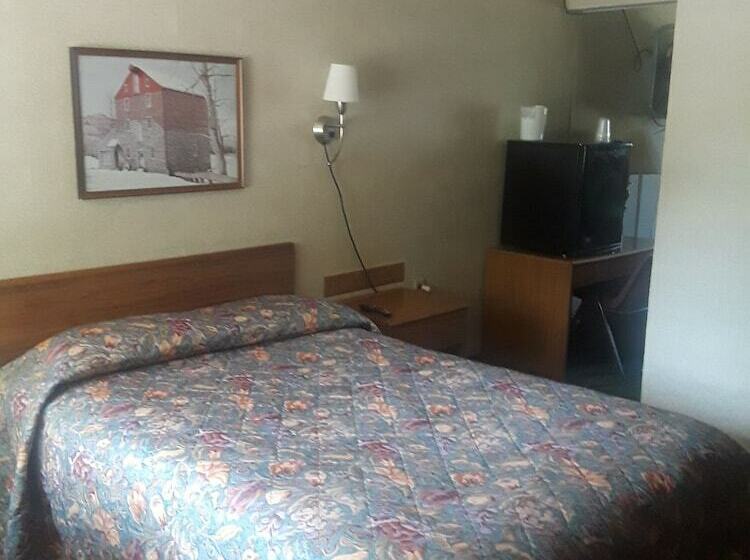 Семейный Номер, Maples Motel