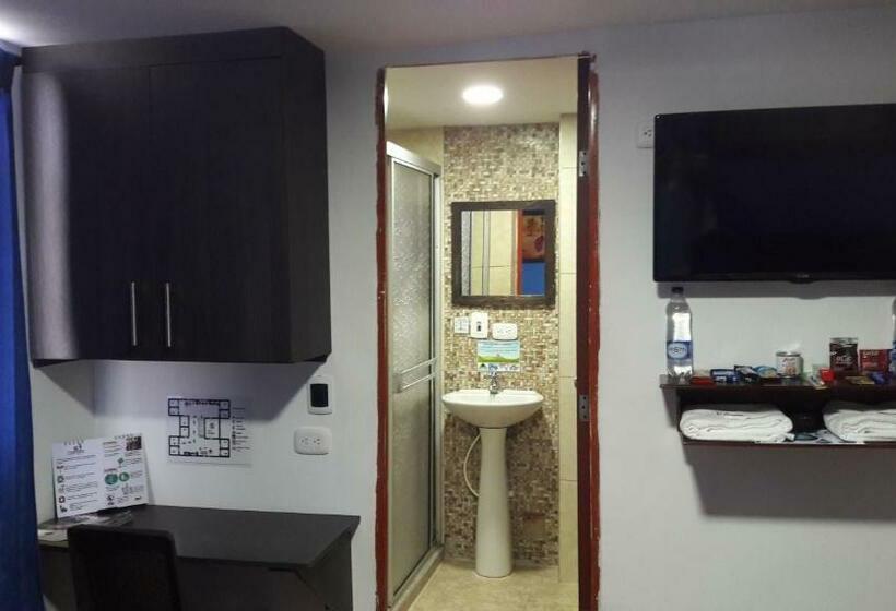 חדר סטנדרט לארבעה, Confortel