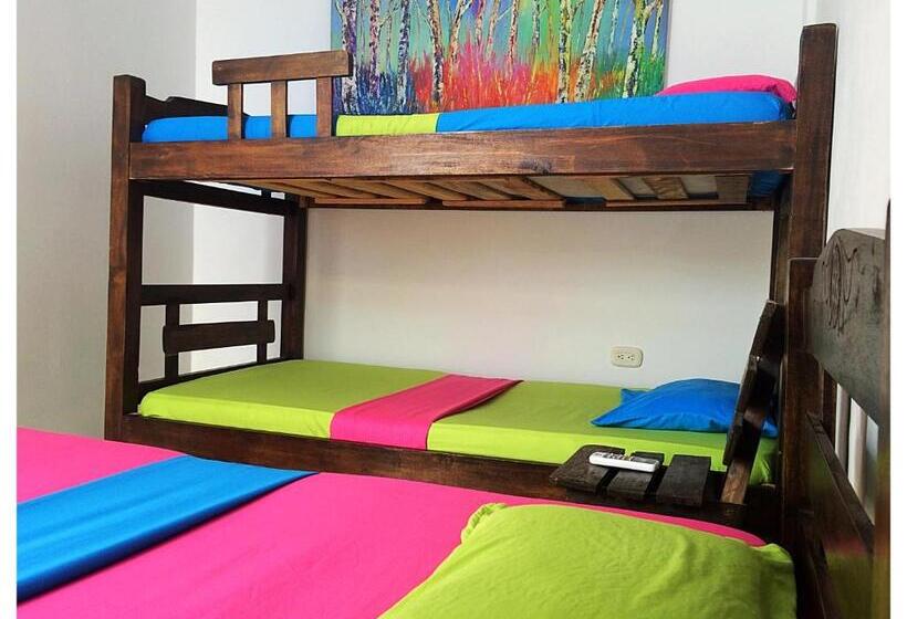 트리플 클래식 룸, Hostal Santa Maria City