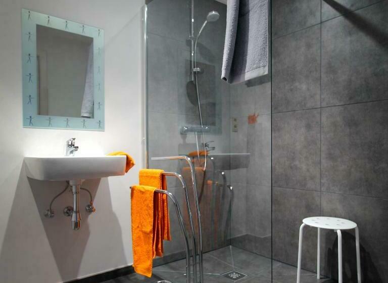חדר סטנדרט, B&b Back2front