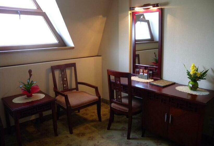 4인용 스탠다드 룸, Motel Dhs   Chinese Restaurant