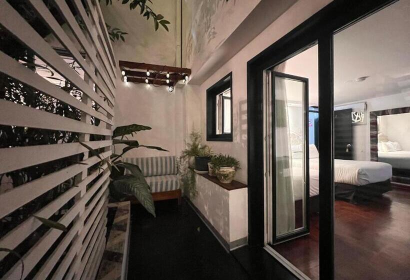 패밀리 룸, La Casa Del Viajero